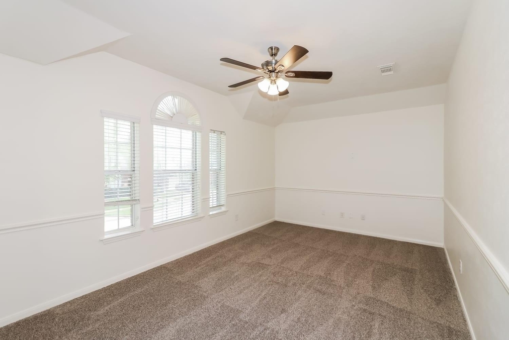 1331 Blackheath Court - Photo 9
