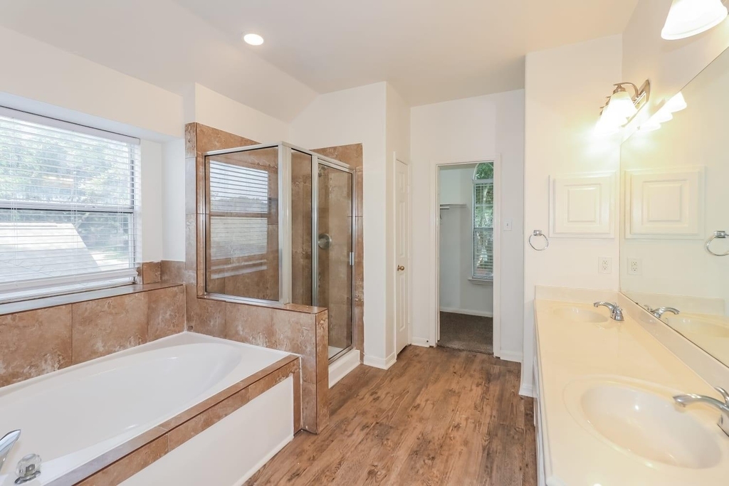 1331 Blackheath Court - Photo 13
