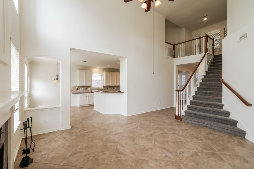 1331 Blackheath Court - Photo 3