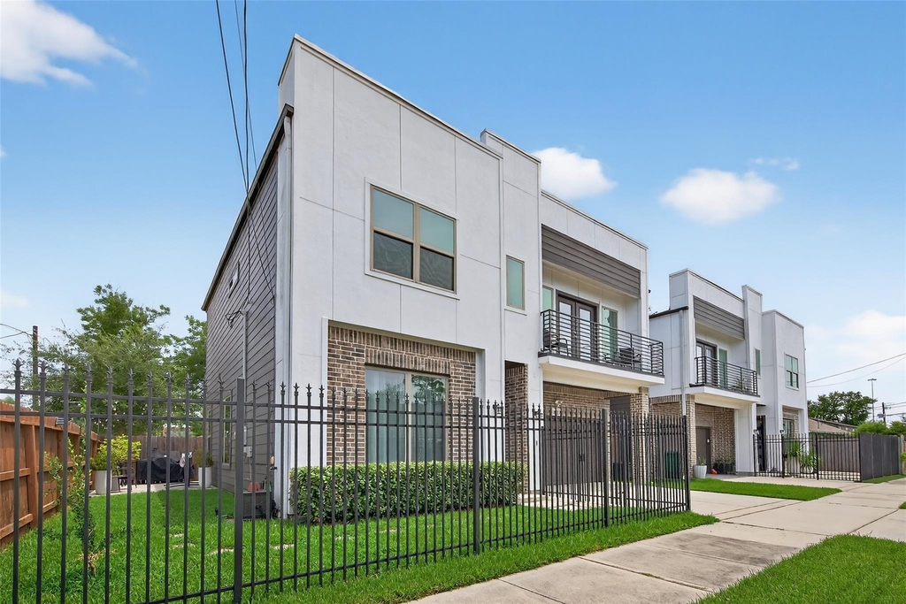 1712 Schweikhardt Street - Photo 1
