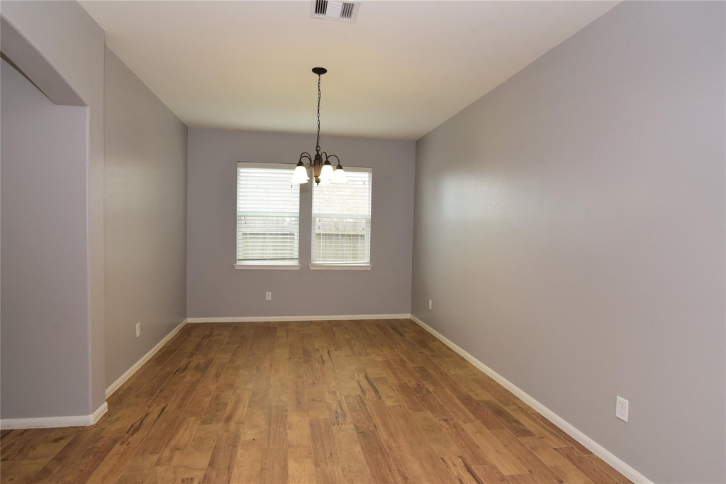2422 Seahorse Bend Drive - Photo 9
