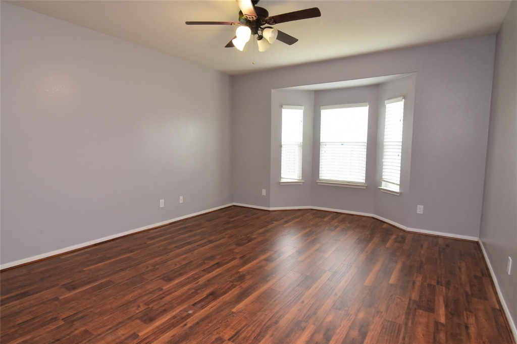 2422 Seahorse Bend Drive - Photo 10
