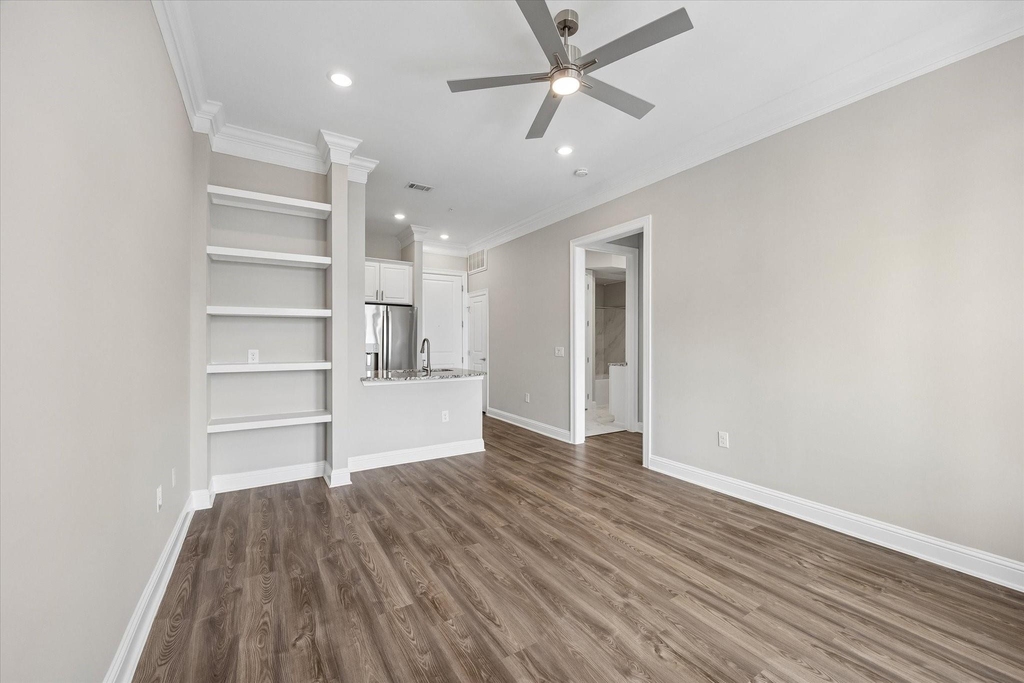 2111 Austin Street - Photo 4