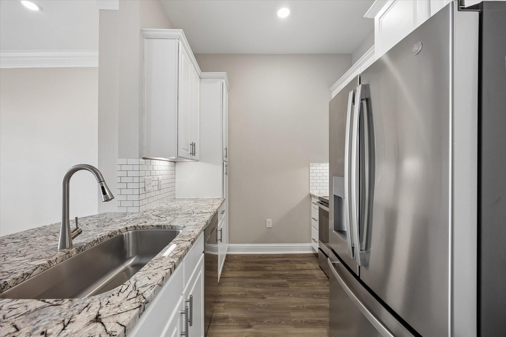 2111 Austin Street - Photo 3