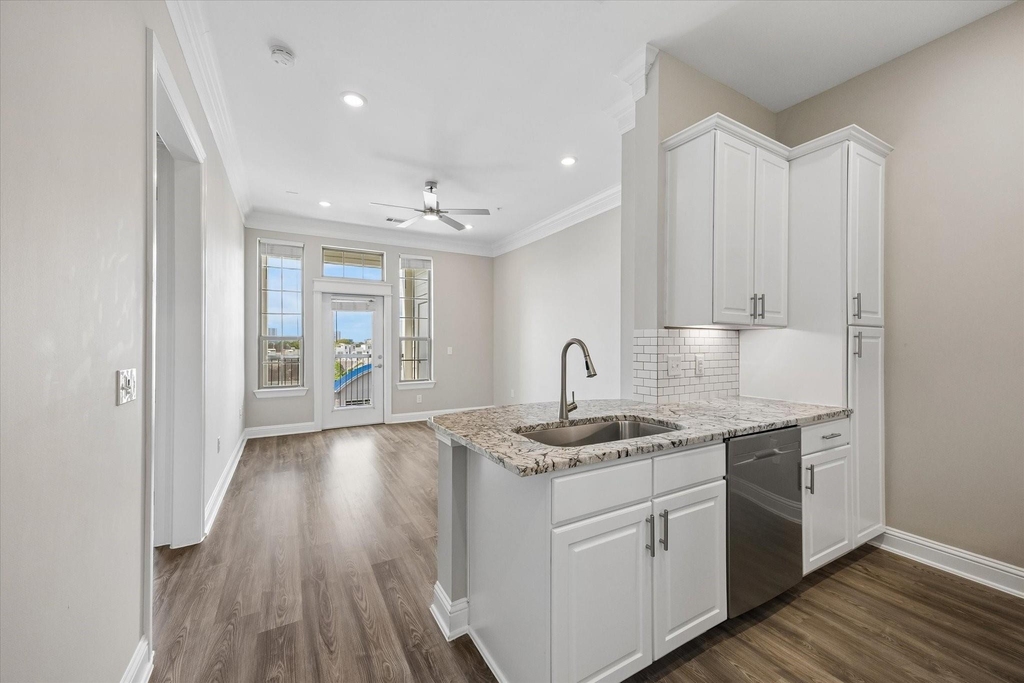 2111 Austin Street - Photo 1