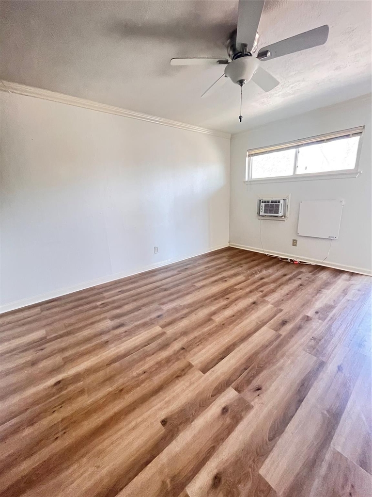 911 Byrne Street - Photo 3