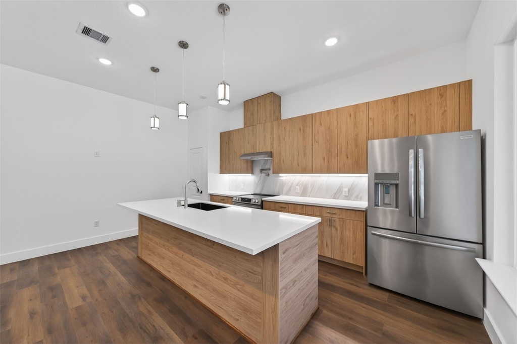 2714 Drew Street - Photo 4