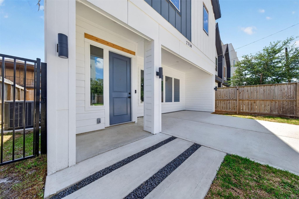 2714 Drew Street - Photo 32