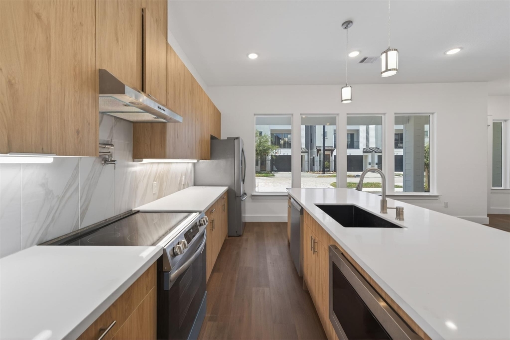 2714 Drew Street - Photo 7