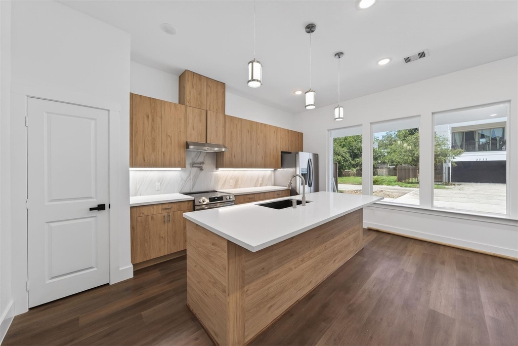 2714 Drew Street - Photo 9