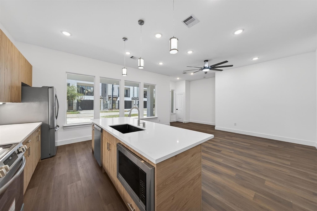 2714 Drew Street - Photo 8
