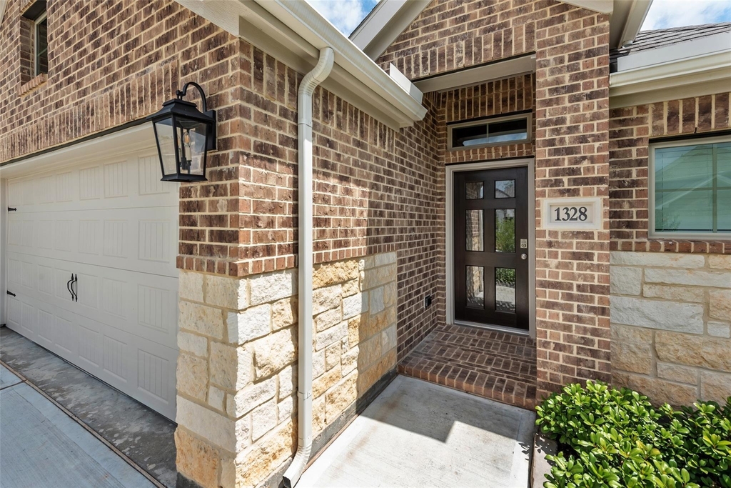 1328 Wicklow Forest Street - Photo 4