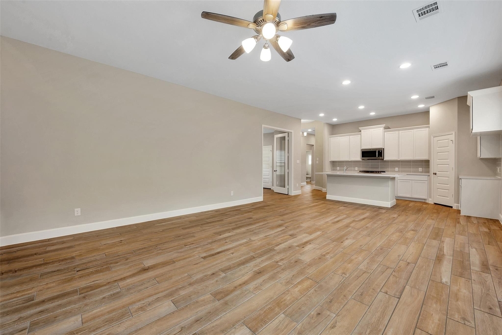 1328 Wicklow Forest Street - Photo 33