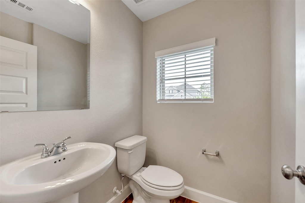 1328 Wicklow Forest Street - Photo 8