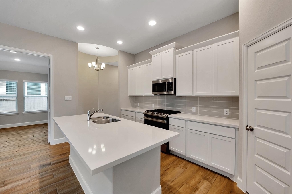 1328 Wicklow Forest Street - Photo 18