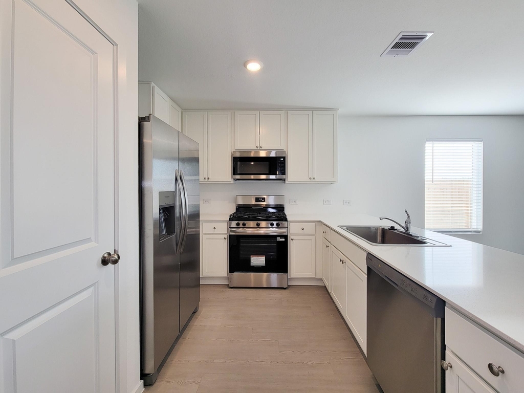 15671 Plum Brook Drive - Photo 14