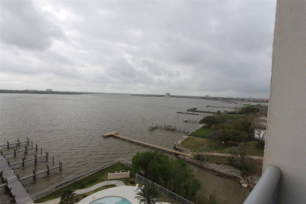 4821 Nasa Pkwy - Photo 10