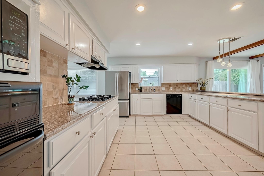 8002 Richmond Avenue - Photo 15