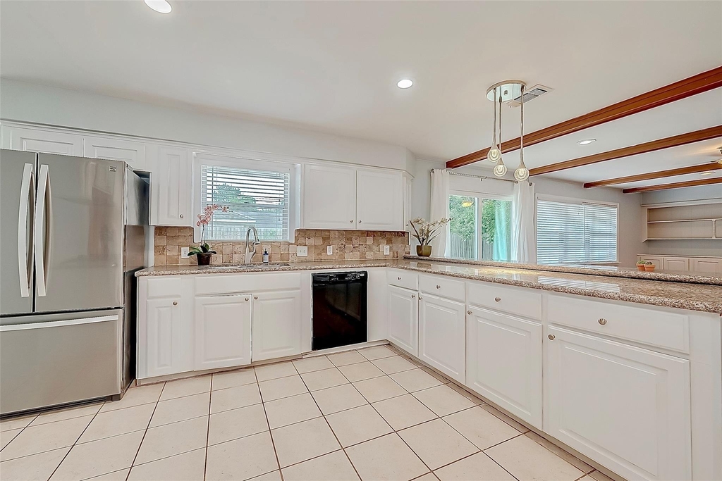 8002 Richmond Avenue - Photo 16