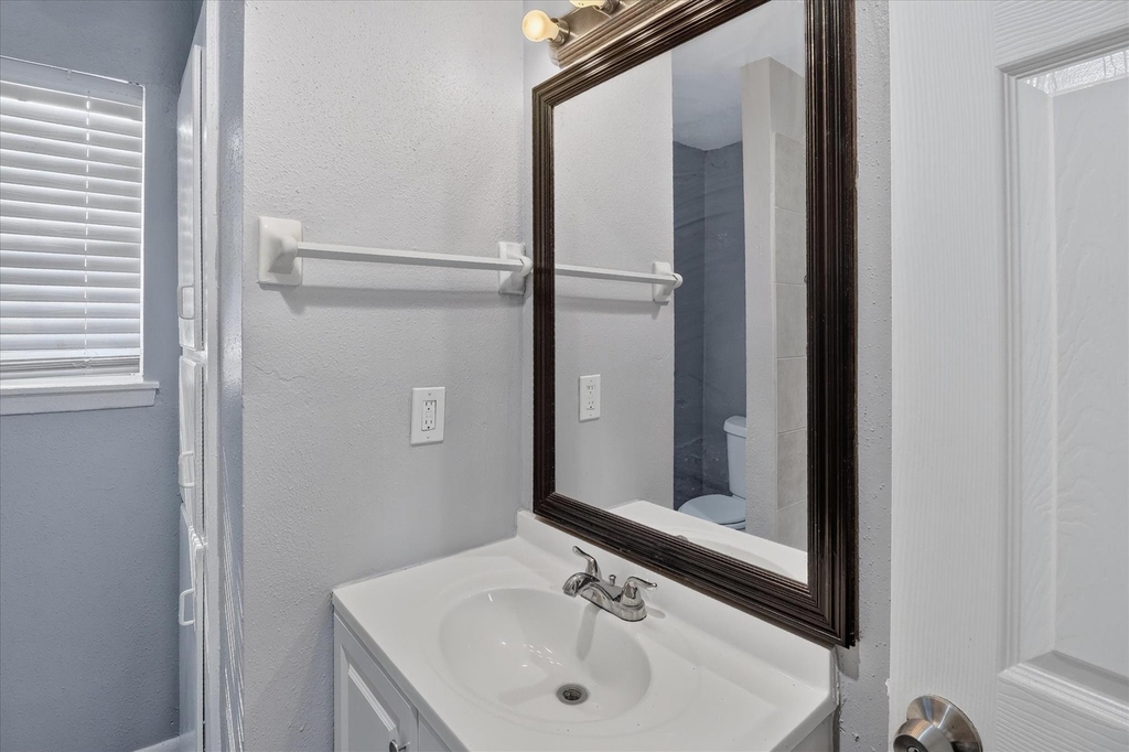 2311 71st Street - Photo 4