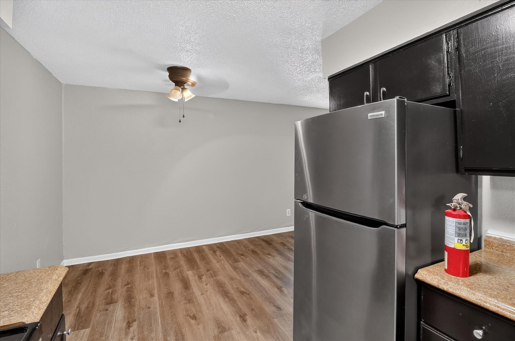 2311 71st Street - Photo 10