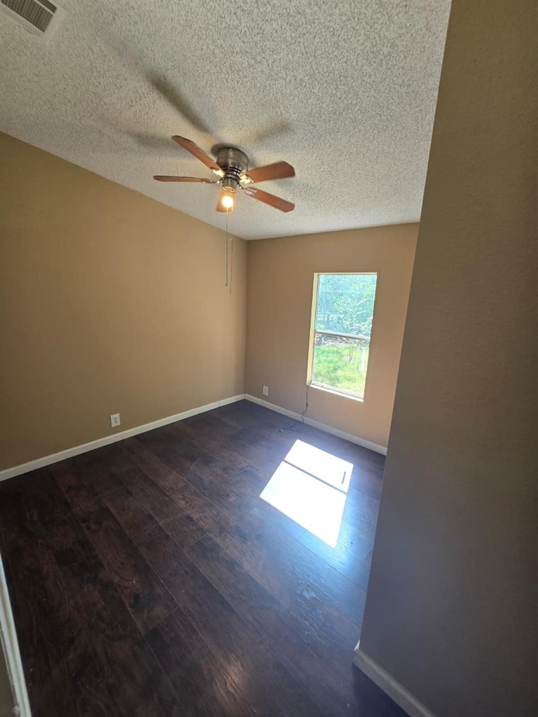 11404 Metts Road - Photo 12