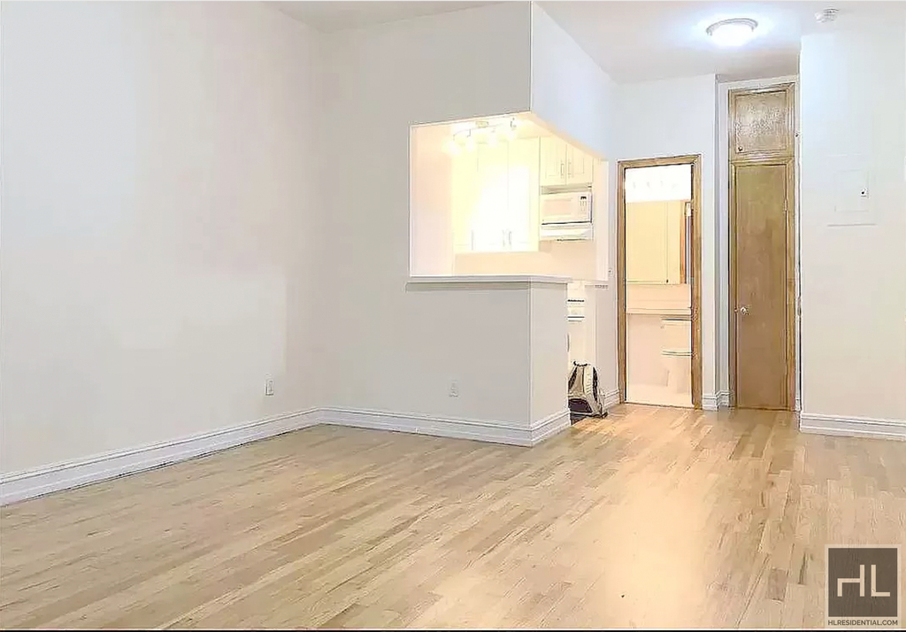 East 74 Street - Photo 1