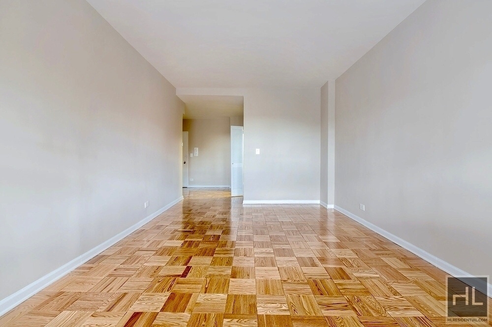 East 86th Street - Photo 1
