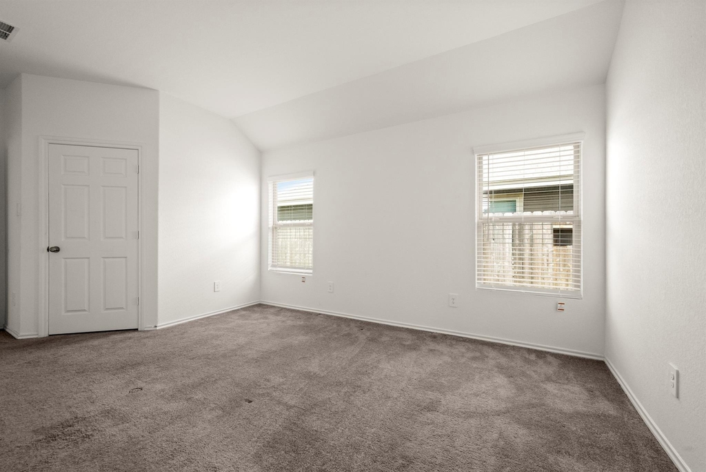843 Deerhurst - Photo 17