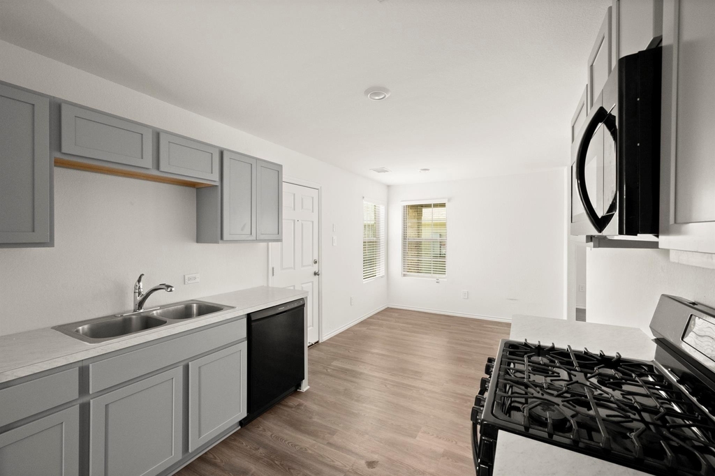 843 Deerhurst - Photo 11