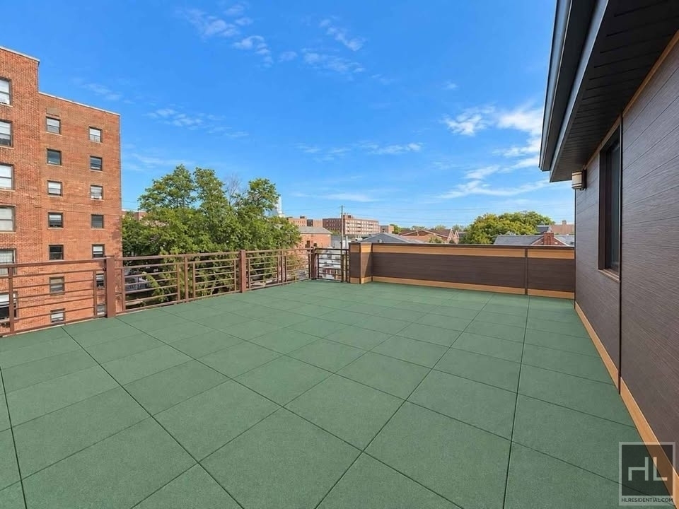 2478 East 11th Street - Photo 10