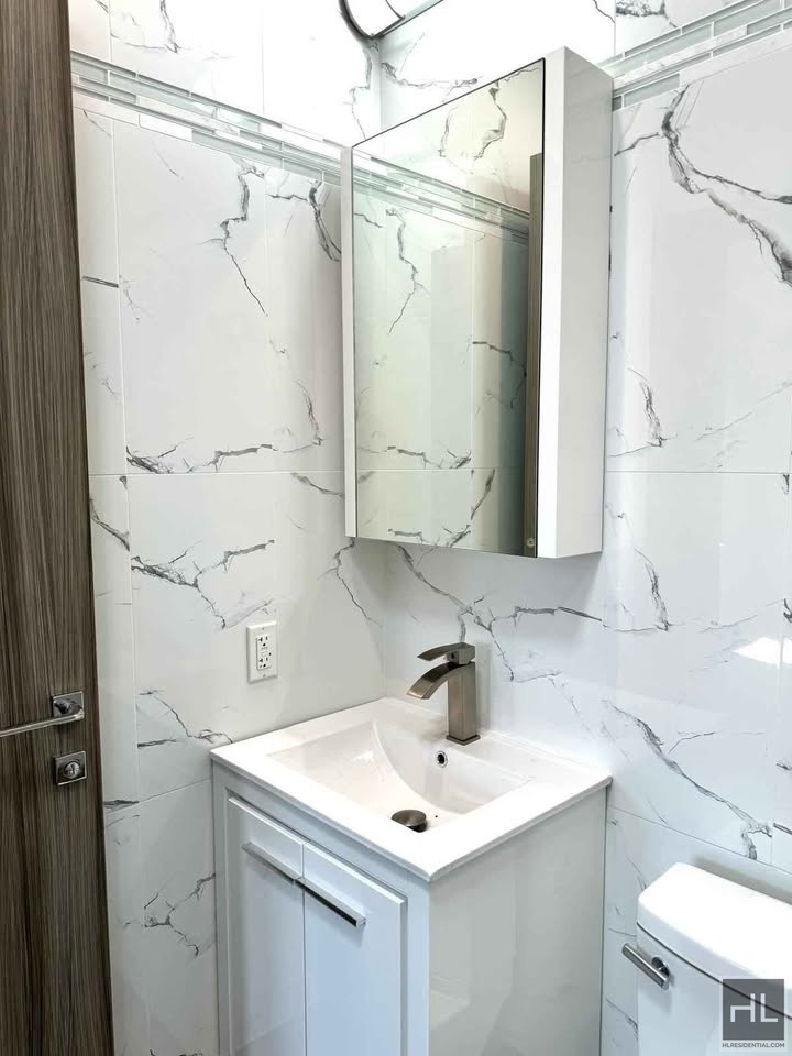 2478 East 11th Street - Photo 13