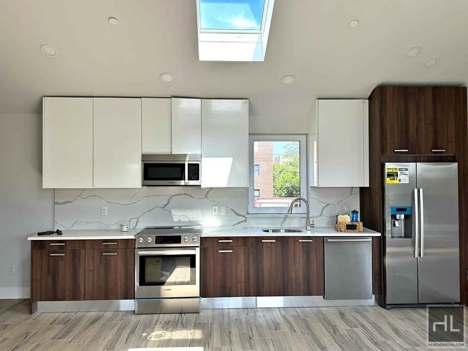 2478 East 11th Street - Photo 0