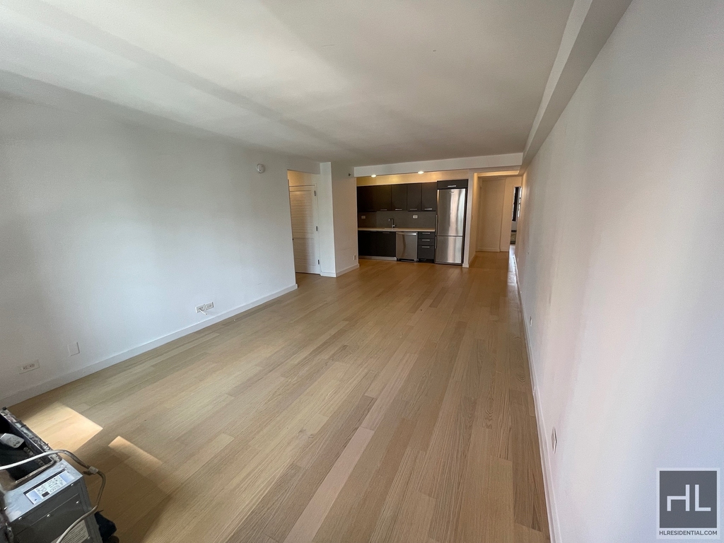East 39th Street - Photo 22