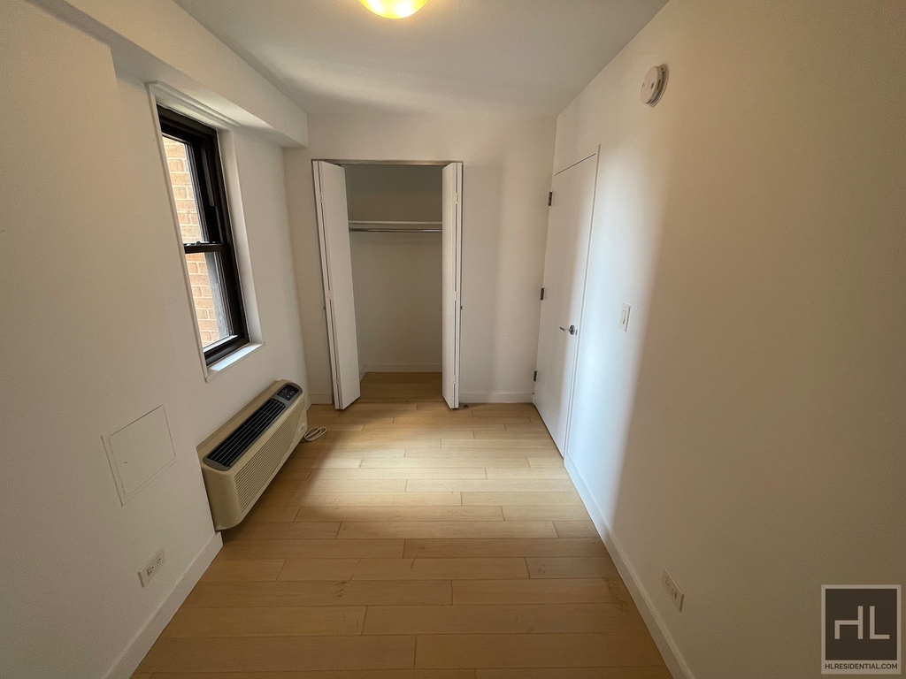 East 39th Street - Photo 25