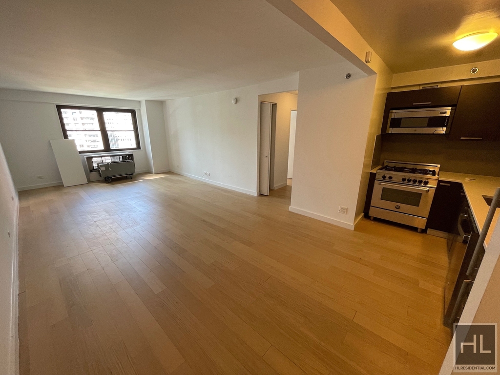 East 39th Street - Photo 21