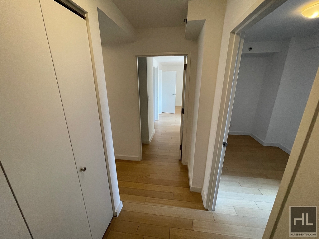 East 39th Street - Photo 23