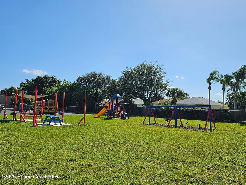 166 Ulster Court - Photo 15