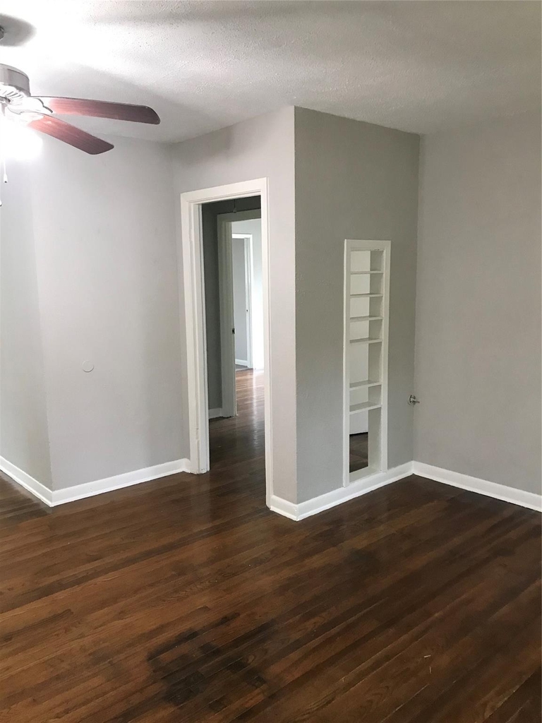 2702 N Camp Circle - Photo 10