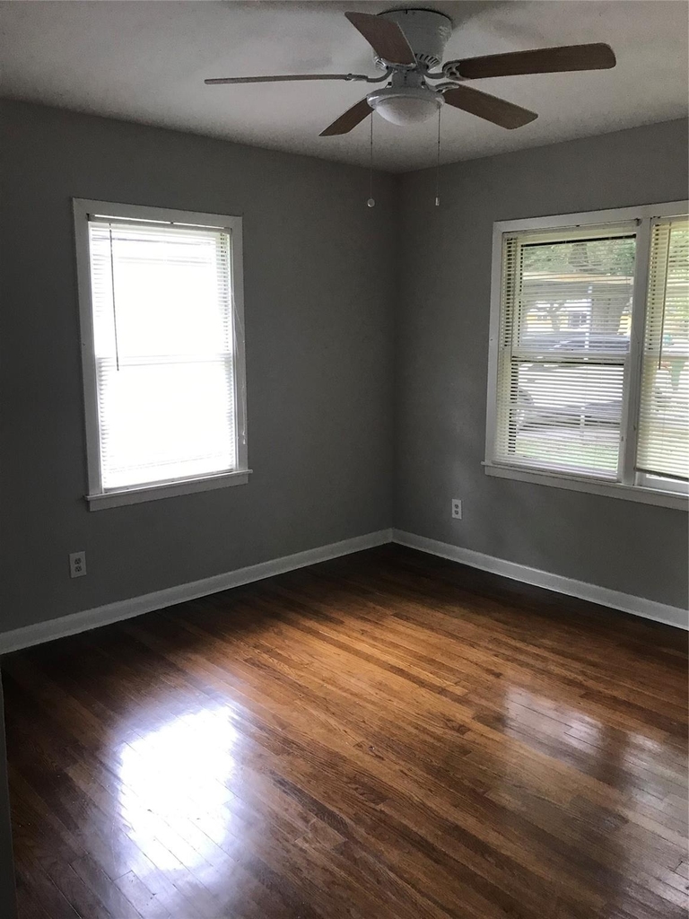 2702 N Camp Circle - Photo 4