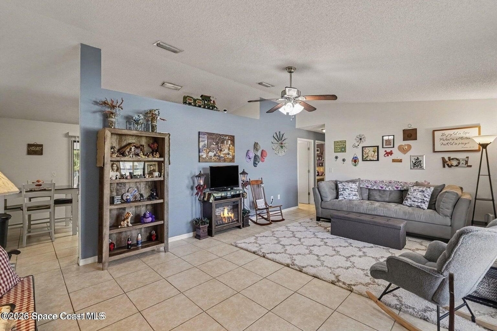 1309 Sagbloom Street Se - Photo 9