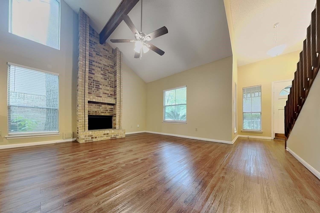 11 Brentwood Oaks Court - Photo 2