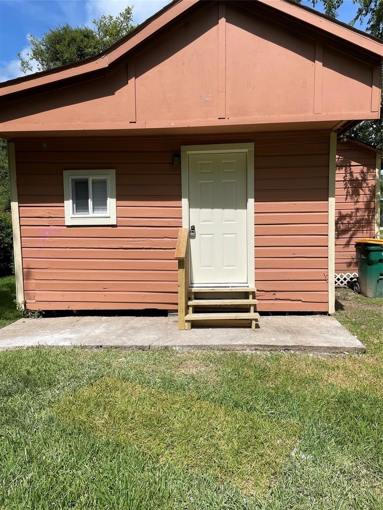 2321 Franklin Street - Photo 0