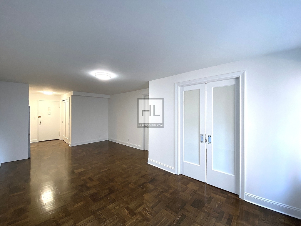 East 56 Street - Photo 0