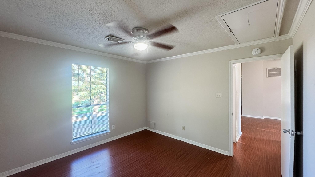 2919 Great Lakes Avenue - Photo 12