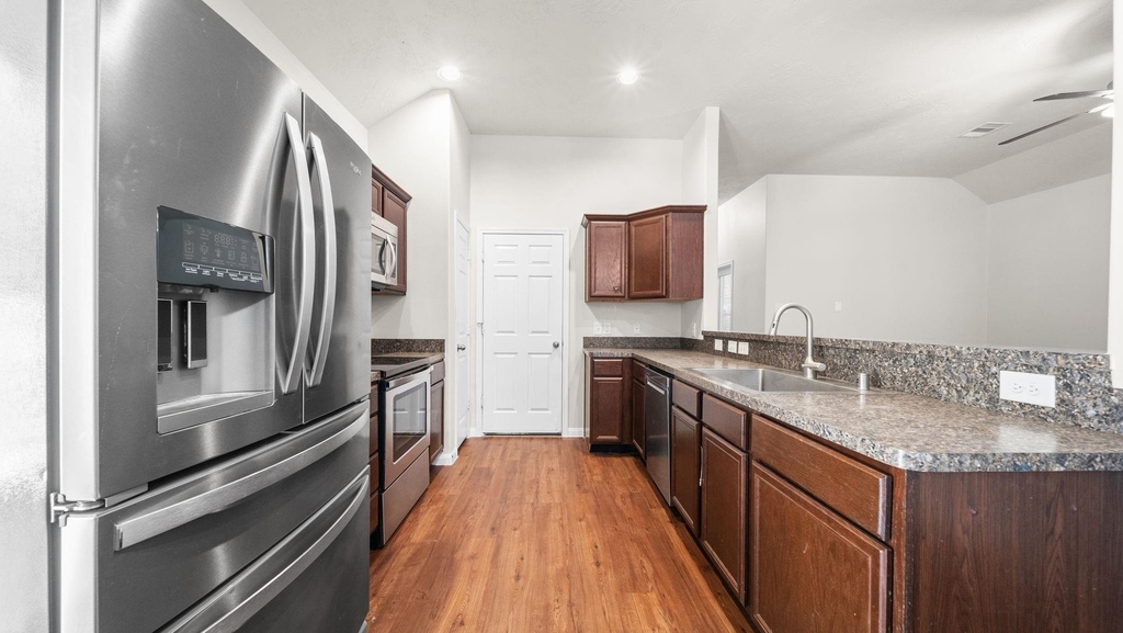 11246 Glenforest Drive - Photo 9