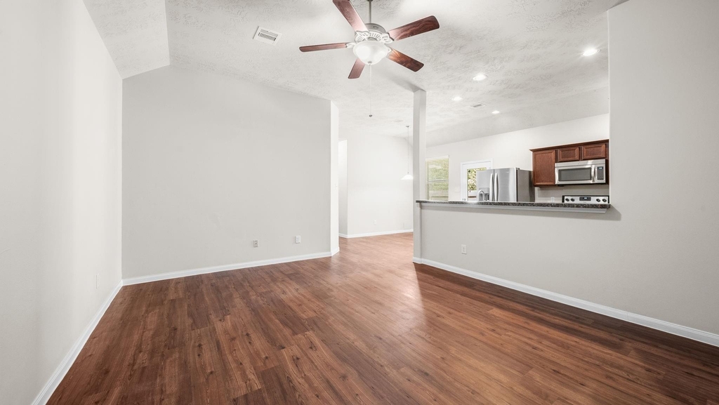 11246 Glenforest Drive - Photo 6