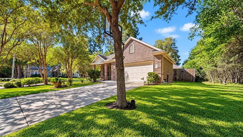 11246 Glenforest Drive - Photo 2