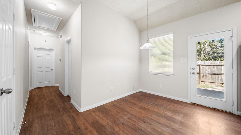 11246 Glenforest Drive - Photo 11
