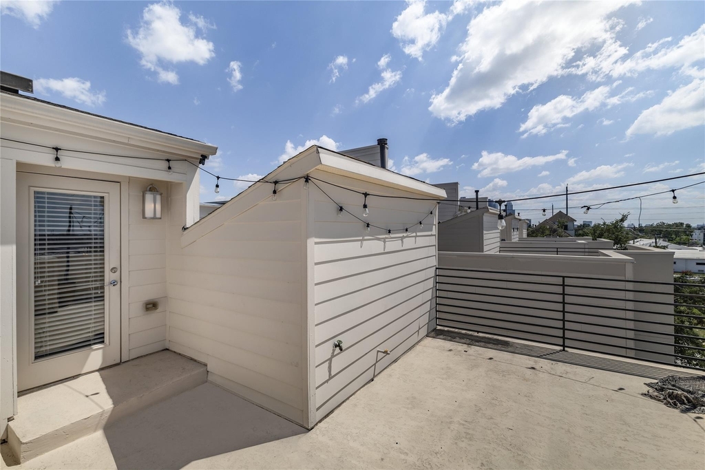 2114 Sabine Street - Photo 17